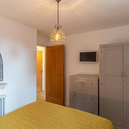 Luxury Chapel Apartment Within City Walls Chester Buitenkant foto
