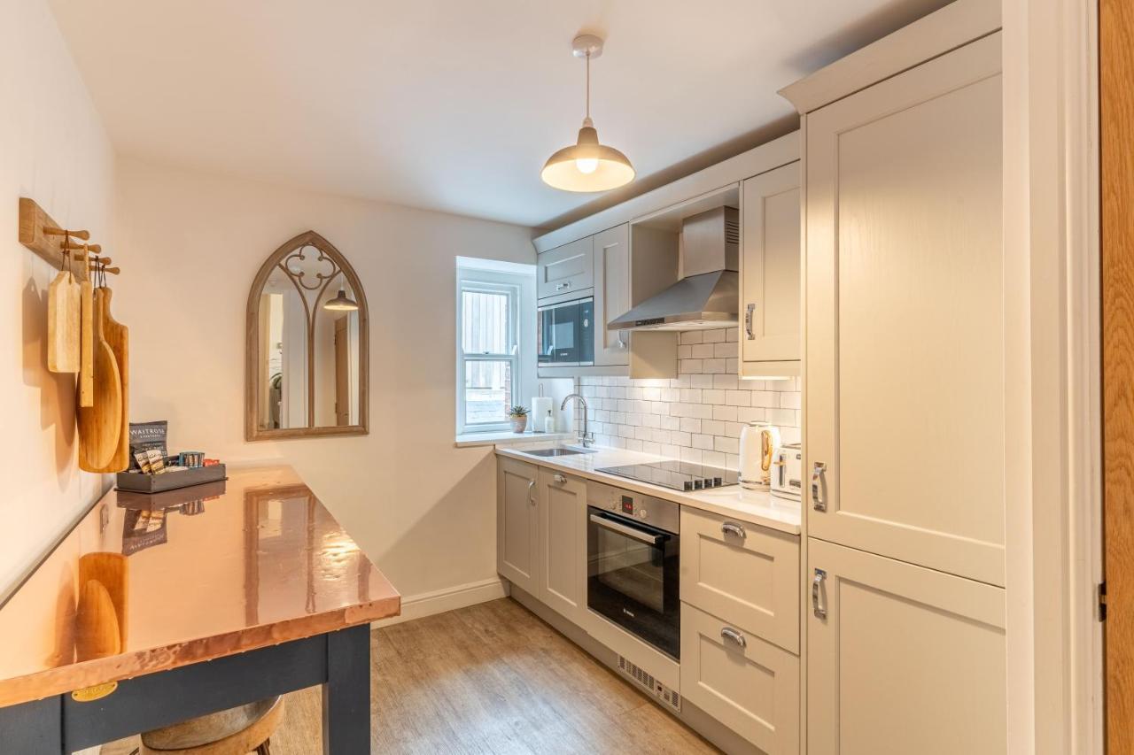 Luxury Chapel Apartment Within City Walls Chester Buitenkant foto