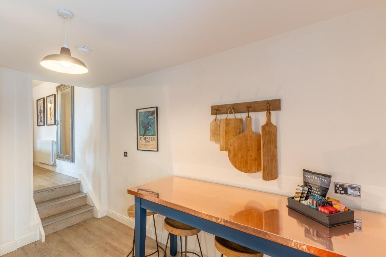 Luxury Chapel Apartment Within City Walls Chester Buitenkant foto
